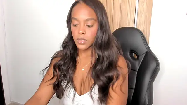 Snapshot of Emma_jonness chatting on 21, 5, 2026 Emma jonness online show from 21, 5, 2026