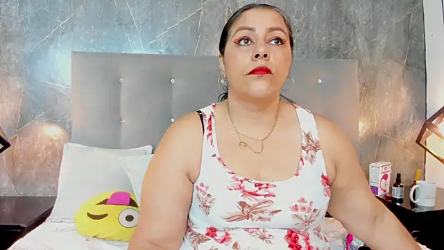 Snapshot of SexxyPamela chatting on 18, 12, 2025 SexxyPamela online show from 18, 12, 2025