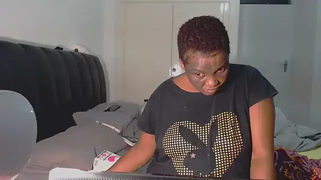 Snapshot of BigButtGodess chatting on 4, 3, 2025 BigButtGodess online show from 4, 3, 2025