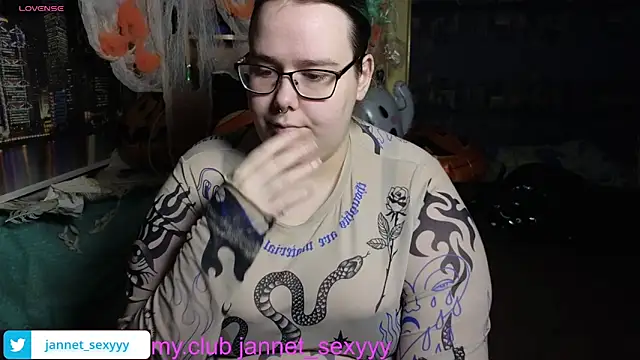 Snapshot of JannetPie chatting on 10, 11, 2025 JannetPie online show from 10, 11, 2025