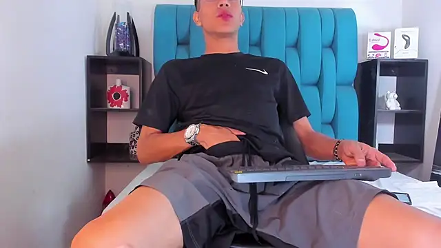 Snapshot of AlanNaughty chatting on 19, 1, 2025 AlanNaughty online show from 19, 1, 2025