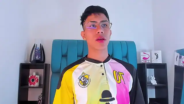 Snapshot of AlanNaughty chatting on 19, 1, 2025 AlanNaughty online show from 19, 1, 2025