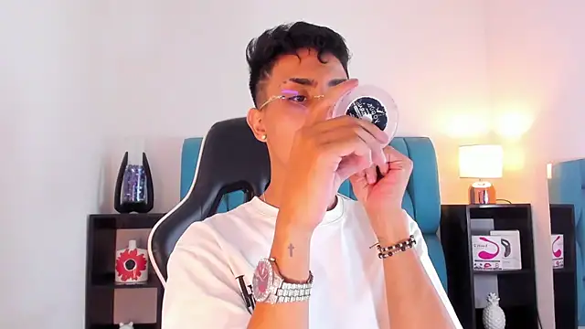 Snapshot of AlanNaughty chatting on 24, 1, 2025 AlanNaughty online show from 24, 1, 2025