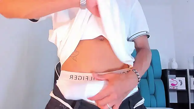 Snapshot of AlanNaughty chatting on 8, 3, 2025 AlanNaughty online show from 8, 3, 2025