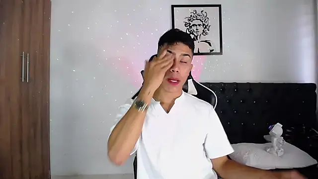 Snapshot of AlanNaughty chatting on 6, 11, 2025 AlanNaughty online show from 6, 11, 2025