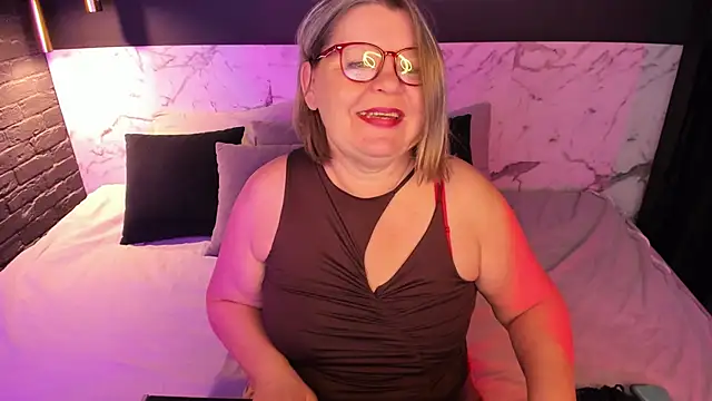 Snapshot of Shannonshine chatting on 25, 11, 2025 Shannonshine online show from 25, 11, 2025