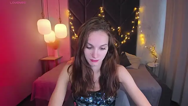 Snapshot of MirandaGlow chatting on 27, 12, 2024 MirandaGlow online show from 27, 12, 2024