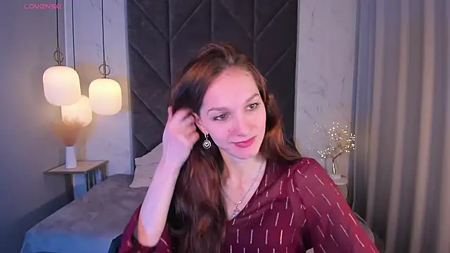 Snapshot of MirandaGlow chatting on 10, 3, 2025 MirandaGlow online show from 10, 3, 2025