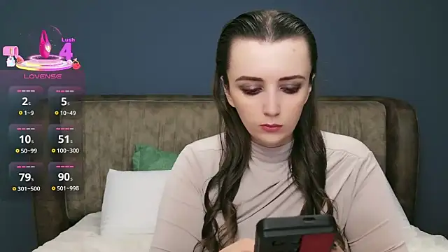 Snapshot of IamMolly chatting on 11, 11, 2025 IamMolly online show from 11, 11, 2025