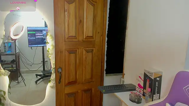 Snapshot of sofia_gold_ chatting on 26, 10, 2025 sofia gold online show from 26, 10, 2025