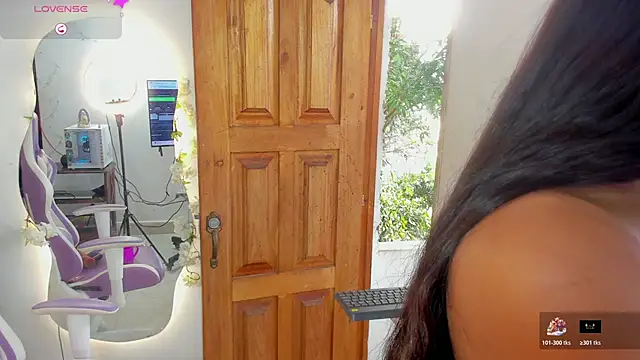 Snapshot of sofia_gold_ chatting on 15, 11, 2025 sofia gold online show from 15, 11, 2025