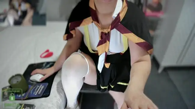 Snapshot of bisexyelizz chatting on 13, 12, 2025 bisexyelizz online show from 13, 12, 2025