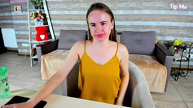 Snapshot of SusanSmit chatting on 8, 10, 2025 SusanSmit online show from 8, 10, 2025