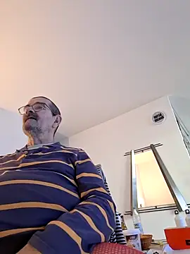 Snapshot of silvio-aus-luzern-CH chatting on 1, 1, 2025 silvio-aus-luzern-CH online show from 1, 1, 2025