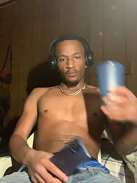 Snapshot of Tristris100 chatting on 12, 12, 2024 Tristris100 online show from 12, 12, 2024