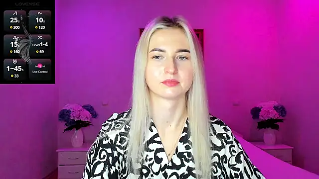 Snapshot of AnnaCarrera chatting on 9, 12, 2024 AnnaCarrera online show from 9, 12, 2024