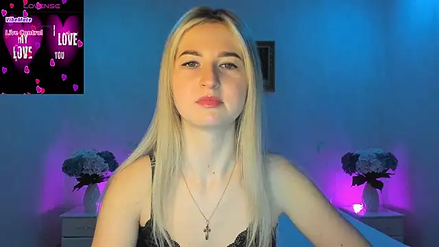 Snapshot of AnnaCarrera chatting on 18, 2, 2025 AnnaCarrera online show from 18, 2, 2025
