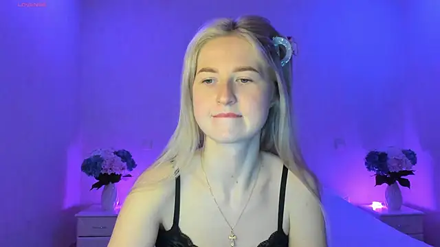 Snapshot of AnnaCarrera chatting on 18, 3, 2025 AnnaCarrera online show from 18, 3, 2025