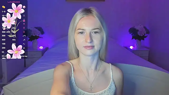 Snapshot of AnnaCarrera chatting on 16, 10, 2025 AnnaCarrera online show from 16, 10, 2025