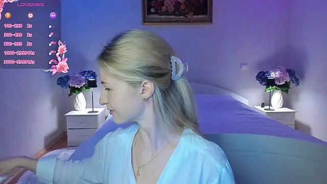 AnnaCarrera online show from 8, 4, 2026