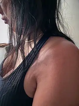 Snapshot of TiffanyRoxx chatting on 5, 6, 2026 TiffanyRoxx online show from 5, 6, 2026