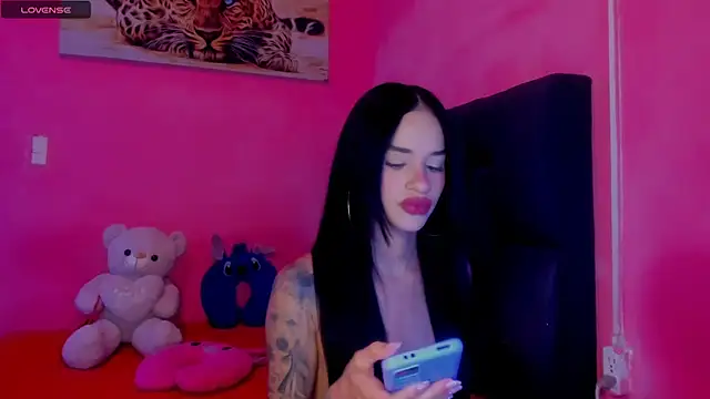 Snapshot of secretgreisy_ chatting on 2, 3, 2025 secretgreisy online show from 2, 3, 2025