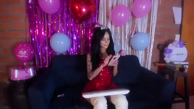 Snapshot of secretgreisy_ chatting on 21, 11, 2025 secretgreisy online show from 21, 11, 2025