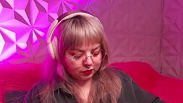 Satyn doll online show from 27, 11, 2025