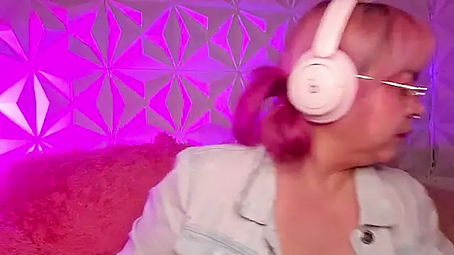 Satyn doll online show from 24, 2, 2026