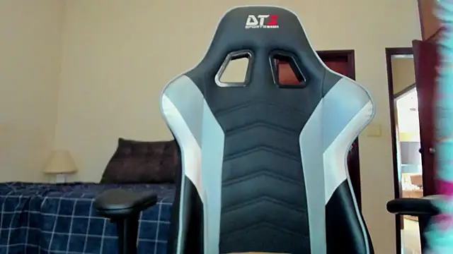 Snapshot of lannasantiago chatting on 22, 10, 2025 lannasantiago online show from 22, 10, 2025