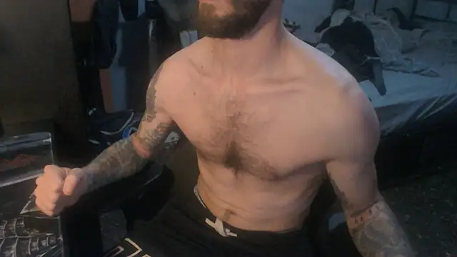 Snapshot of SexxxyLouis chatting on 9, 5, 2026 SexxxyLouis online show from 9, 5, 2026
