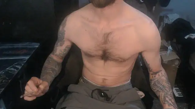 Snapshot of SexxxyLouis chatting on 17, 5, 2026 SexxxyLouis online show from 17, 5, 2026