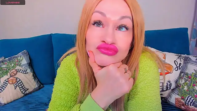 Snapshot of EllenMoore chatting on 23, 11, 2025 EllenMoore online show from 23, 11, 2025