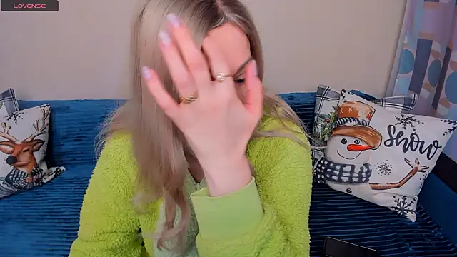 Snapshot of EllenMoore chatting on 28, 2, 2026 EllenMoore online show from 28, 2, 2026