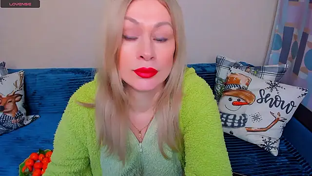 Snapshot of EllenMoore chatting on 2, 3, 2026 EllenMoore online show from 2, 3, 2026