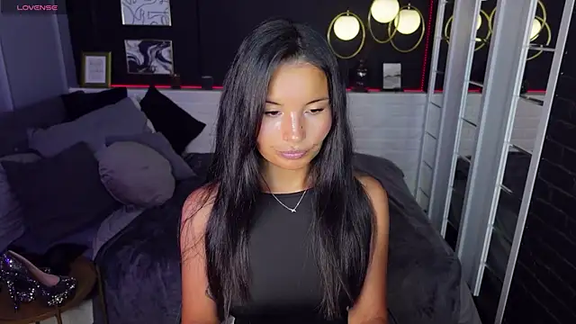 Snapshot of ErikaSoft chatting on 2, 3, 2025 ErikaSoft online show from 2, 3, 2025