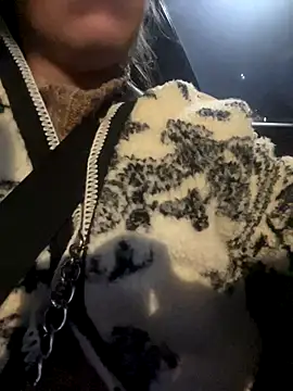 Snapshot of Elvira75 chatting on 14, 12, 2025 Elvira75 online show from 14, 12, 2025