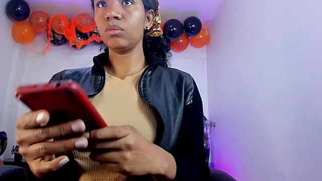 Snapshot of Ellie_Alves chatting on 4, 11, 2025 Ellie Alves online show from 4, 11, 2025
