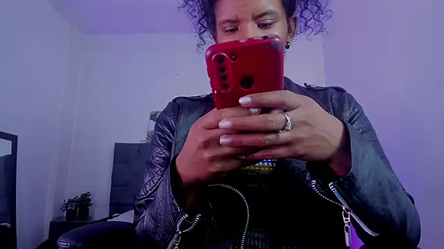 Snapshot of Ellie_Alves chatting on 10, 11, 2025 Ellie Alves online show from 10, 11, 2025