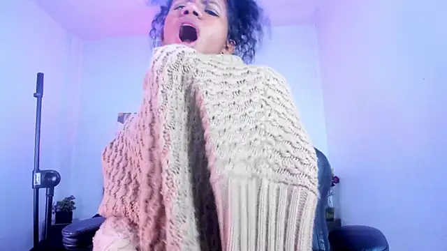 Snapshot of Ellie_Alves chatting on 19, 11, 2025 Ellie Alves online show from 19, 11, 2025