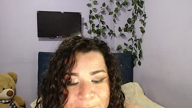 ANGELIQUE KLANE online show from 10, 1, 2025