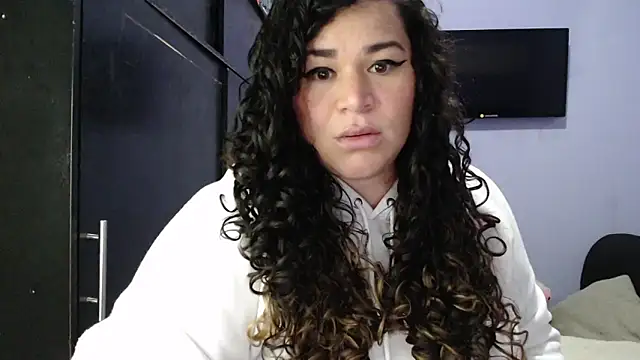 ANGELIQUE KLANE online show from 22, 1, 2025