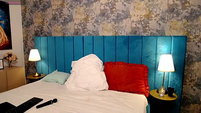 LisaCroft online show from 9, 11, 2025