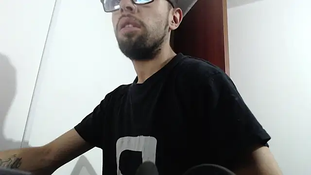 fvckolombianguyy online show from 9, 2, 2025