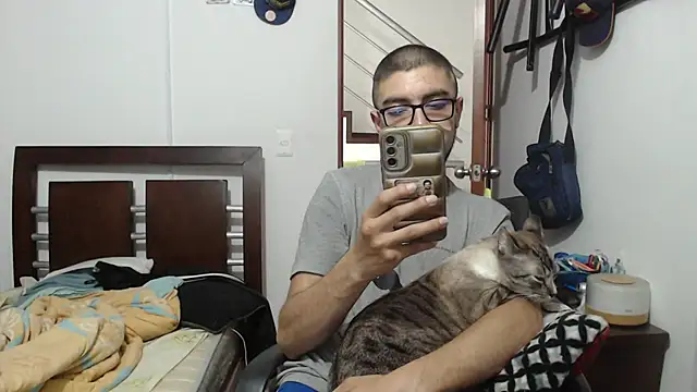 fvckolombianguyy online show from 7, 3, 2025