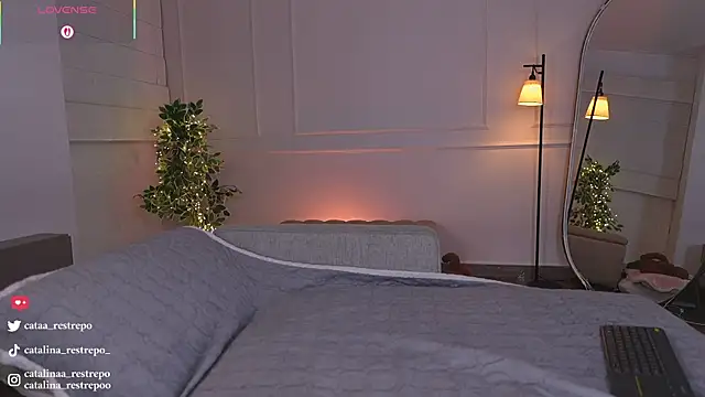 CATALINA RESTREPO online show from 13, 2, 2026