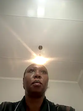 Bootyliciouse21X online show from 23, 12, 2025