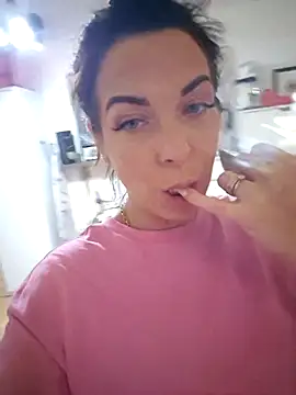 Snapshot of Almmaxxxx chatting on 30, 10, 2025 Almmaxxxx online show from 30, 10, 2025