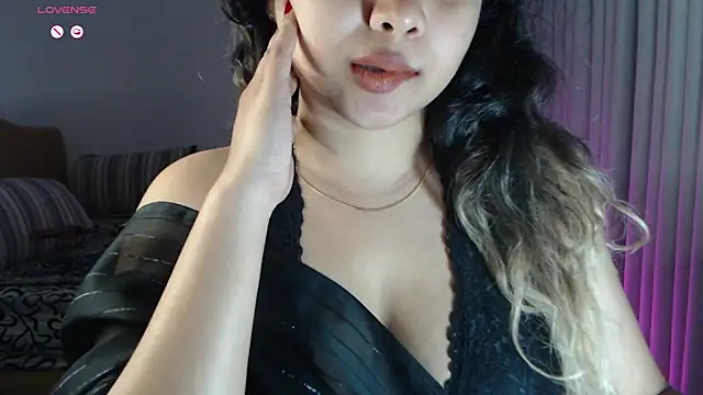 Snapshot of _neesha_414_ chatting on 17, 9, 2025 neesha 414 online show from 17, 9, 2025