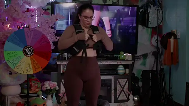 Nikki Torres online show from 24, 3, 2026